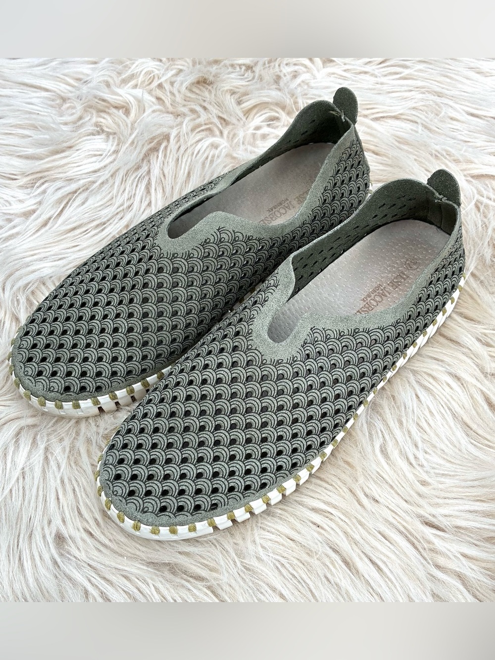 Ilse Jacobsen Olive Perforated Tulip Slip Ons Sz 37, 7 US